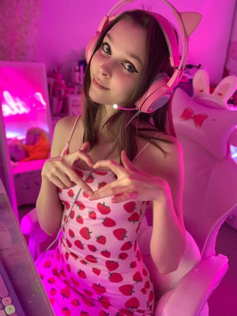 Kate – OnlyFans Free Trial creator – lifestyle, cosplay, cottagecore, alt